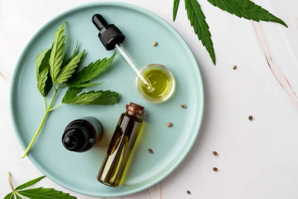 CBD : Quels Sont Ses Bienfaits Et Son Efficacité ? | Hellocare